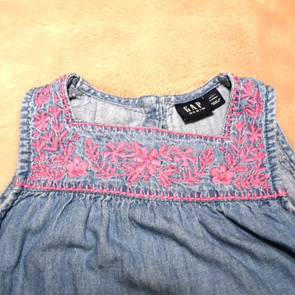 Gap Blue Sleeveless Denim Dress Floral Design Size 4 Years